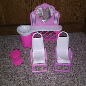 Vintage Barbie Doll 1989 Beauty Salon Hairdresser Playset